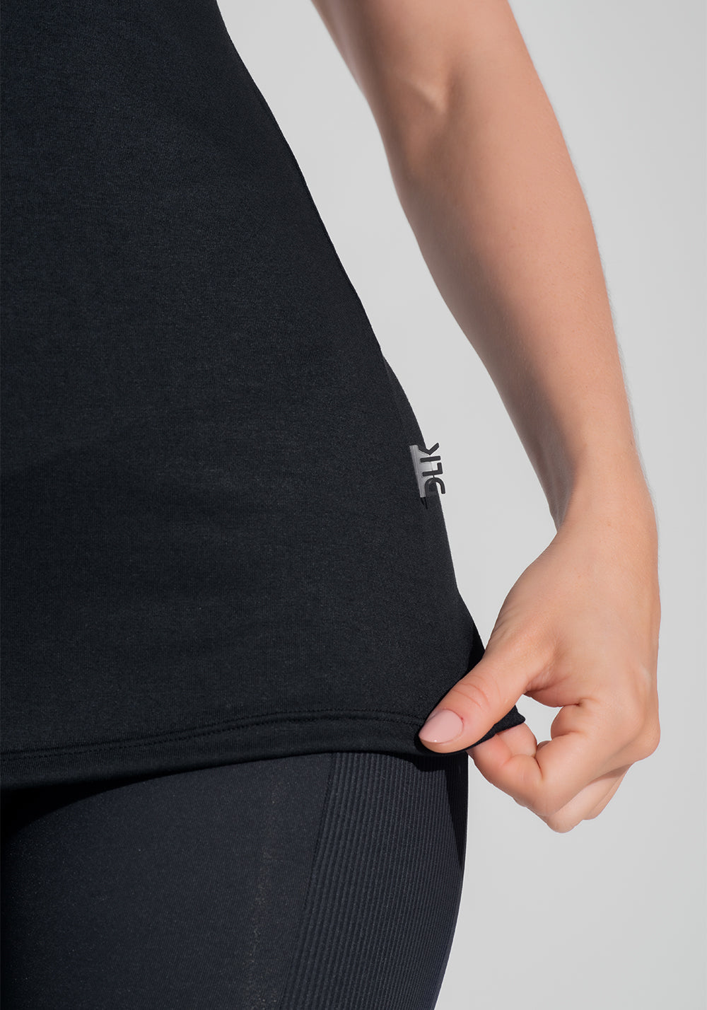 Blusa Fitness Feminina Alongada Motion Lines Dlk Preto