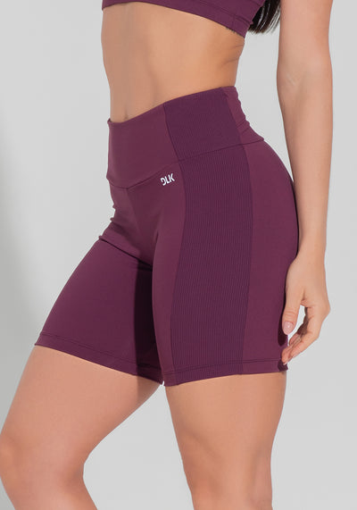 Bermuda Fitness Feminina Com Bolso No Cós E Detalhe Canelado Motion Lines Dlk Vinho