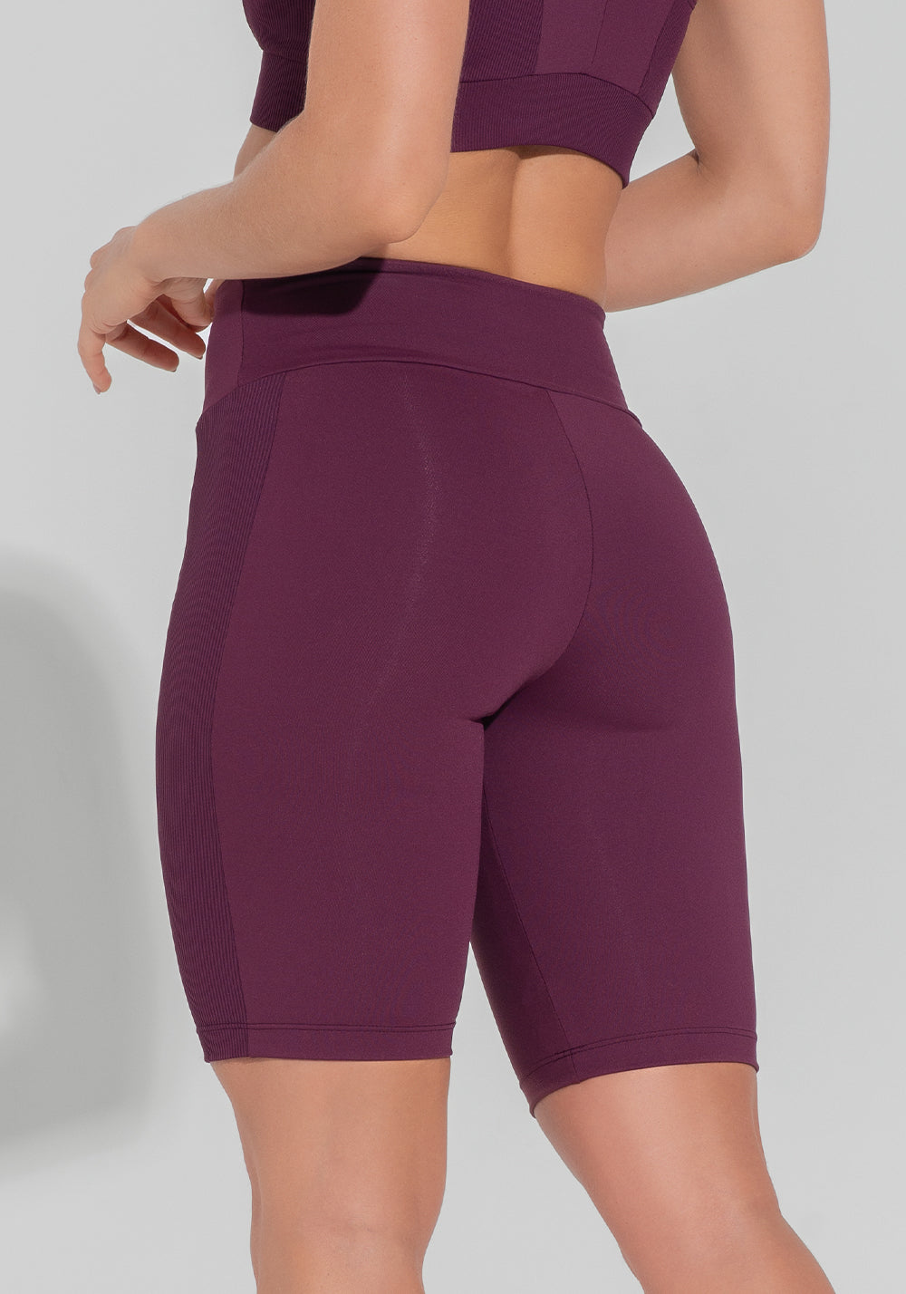 Bermuda Fitness Feminina Com Detalhe Canelado Motion Lines Dlk Vinho