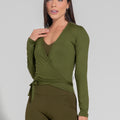 Casaco Feminino Transpassado com Amarração Motion Lines Dlk Verde Oliva