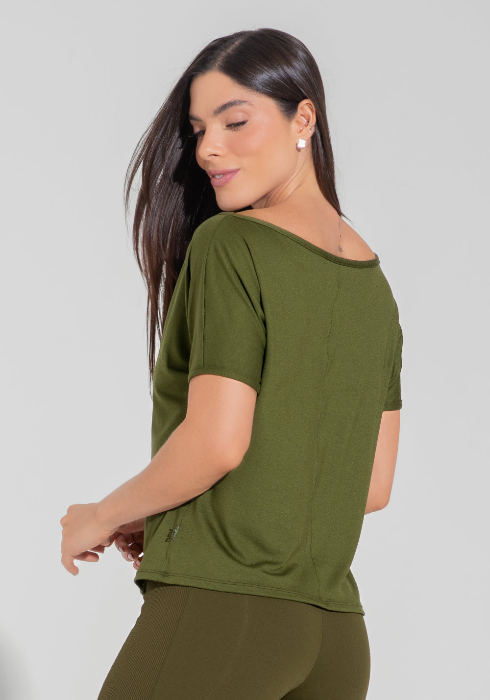Blusa Feminina Decote Canoa Motion Lines Dlk Verde Oliva