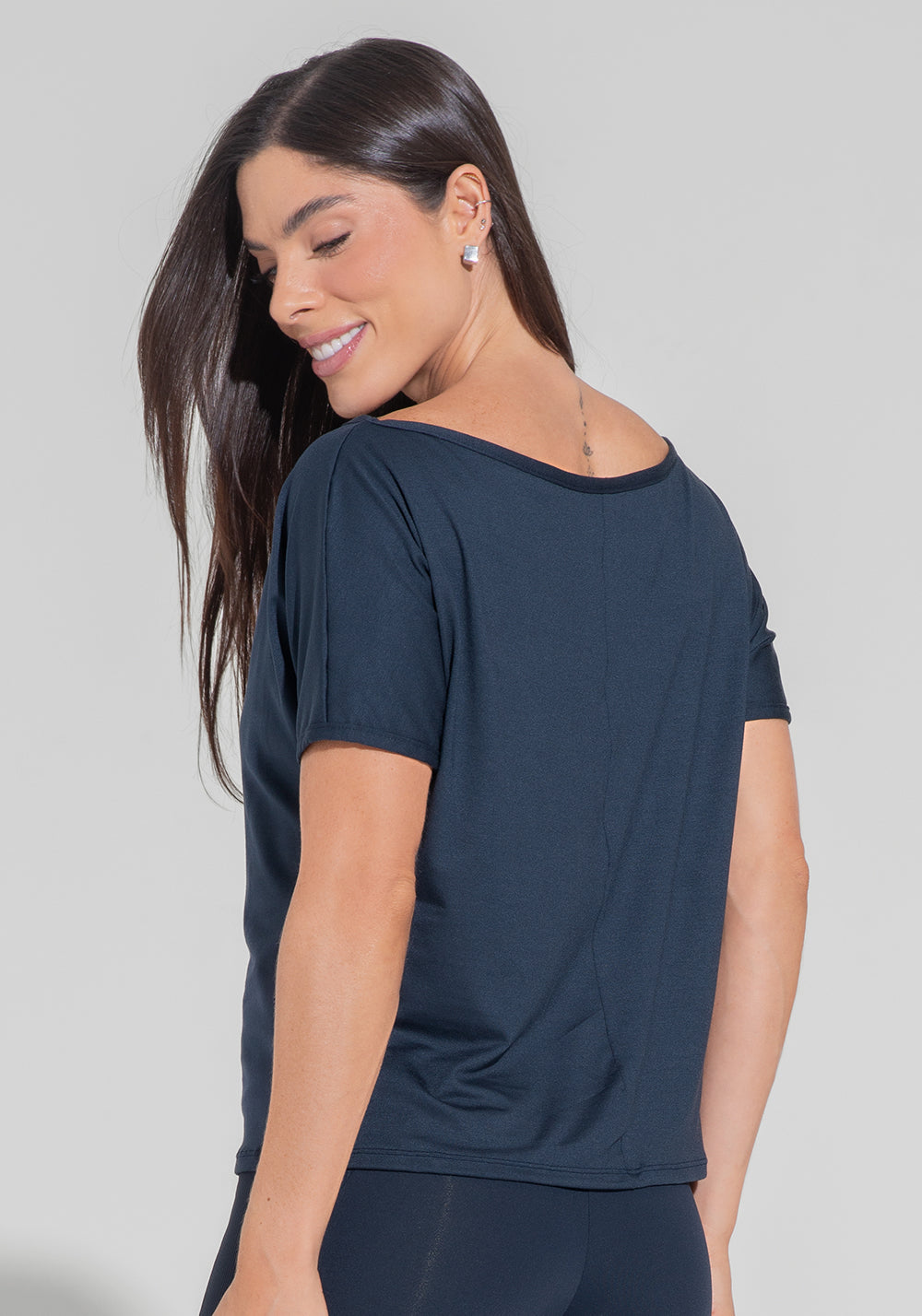 Blusa Feminina Decote Canoa Motion Lines Dlk Azul Marinho