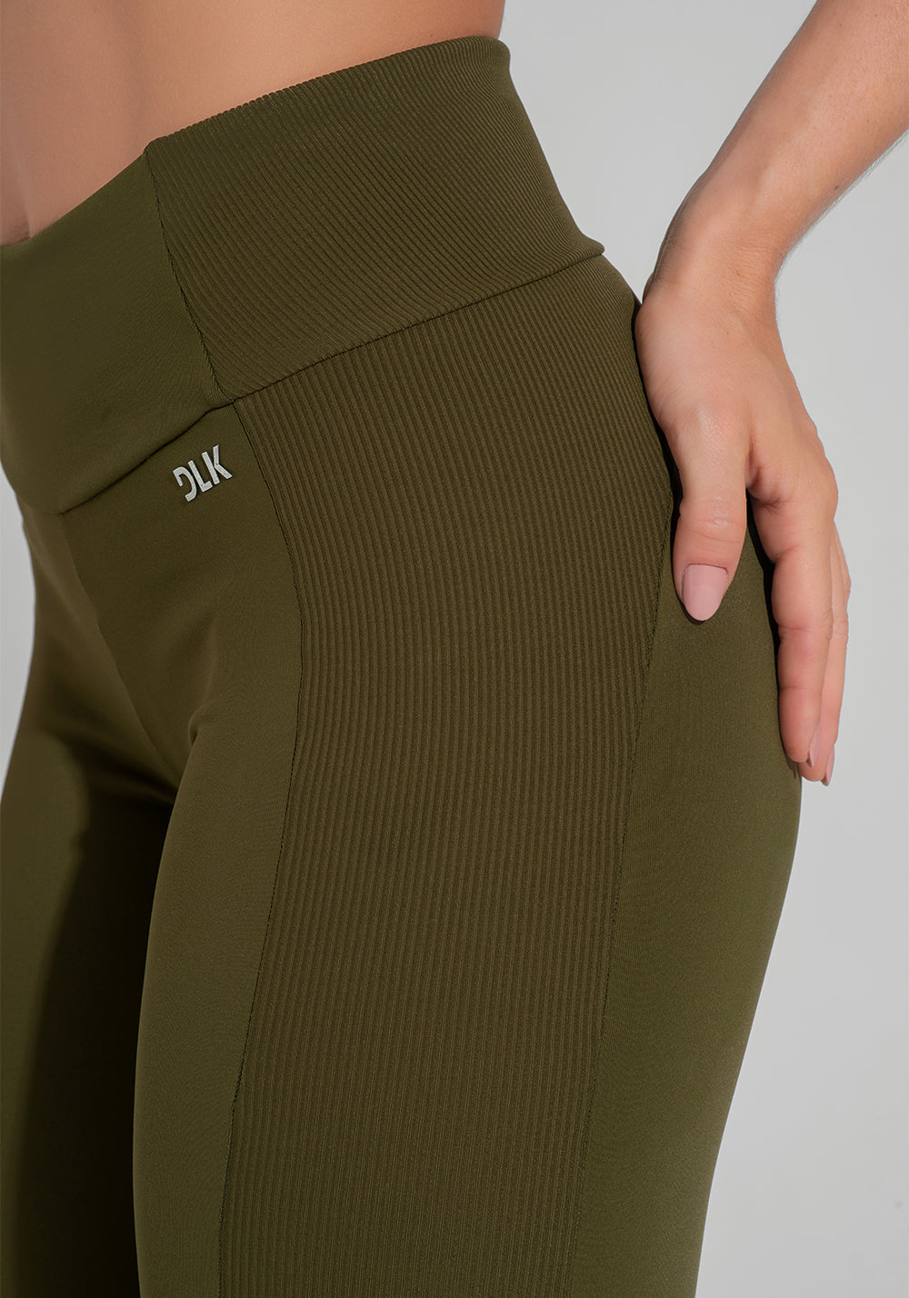 Legging Fitness Feminina Com Detalhe Canelado Motion Lines Dlk Verde Oliva