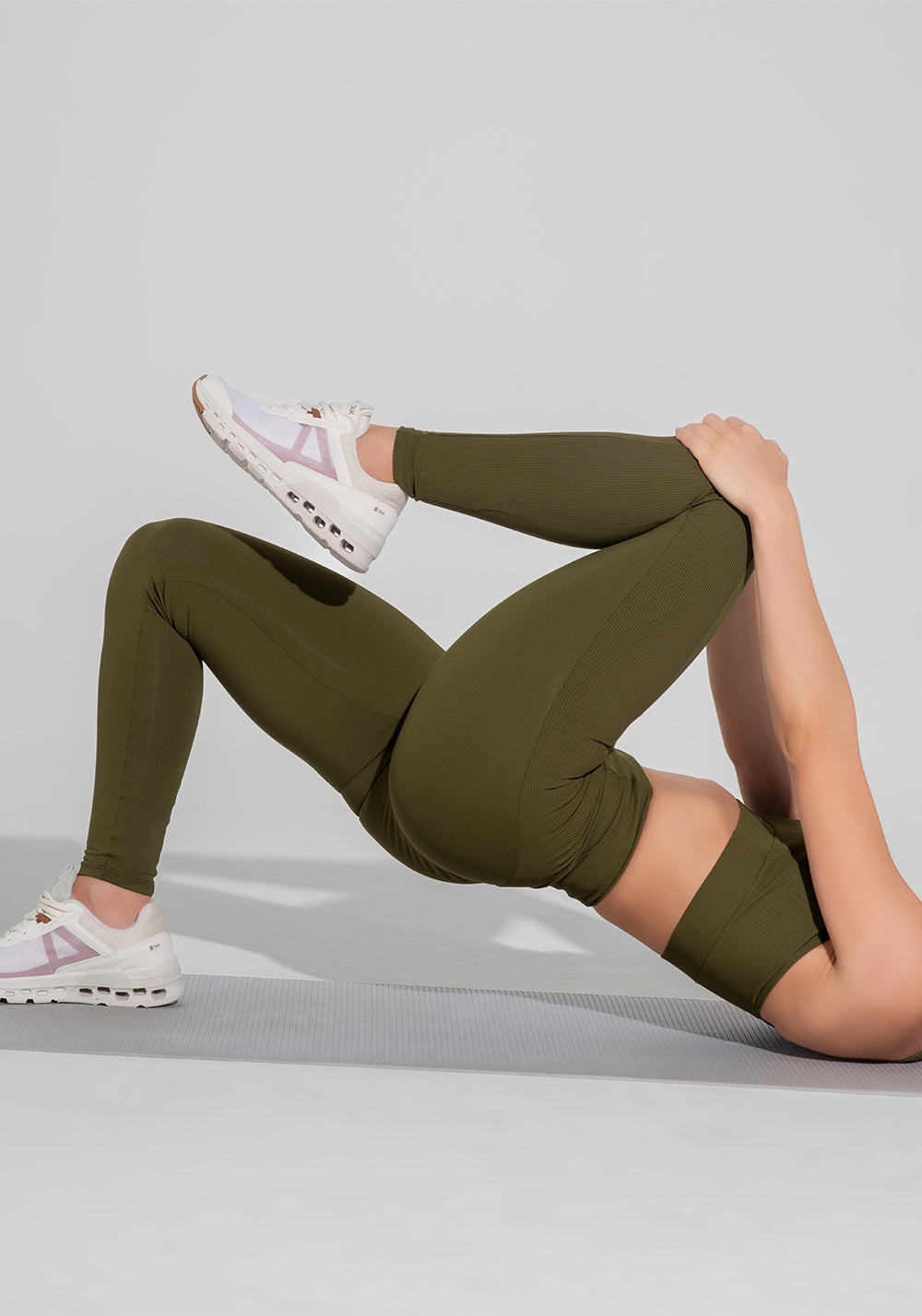 Legging Fitness Feminina Com Detalhe Canelado Motion Lines Dlk Verde Oliva