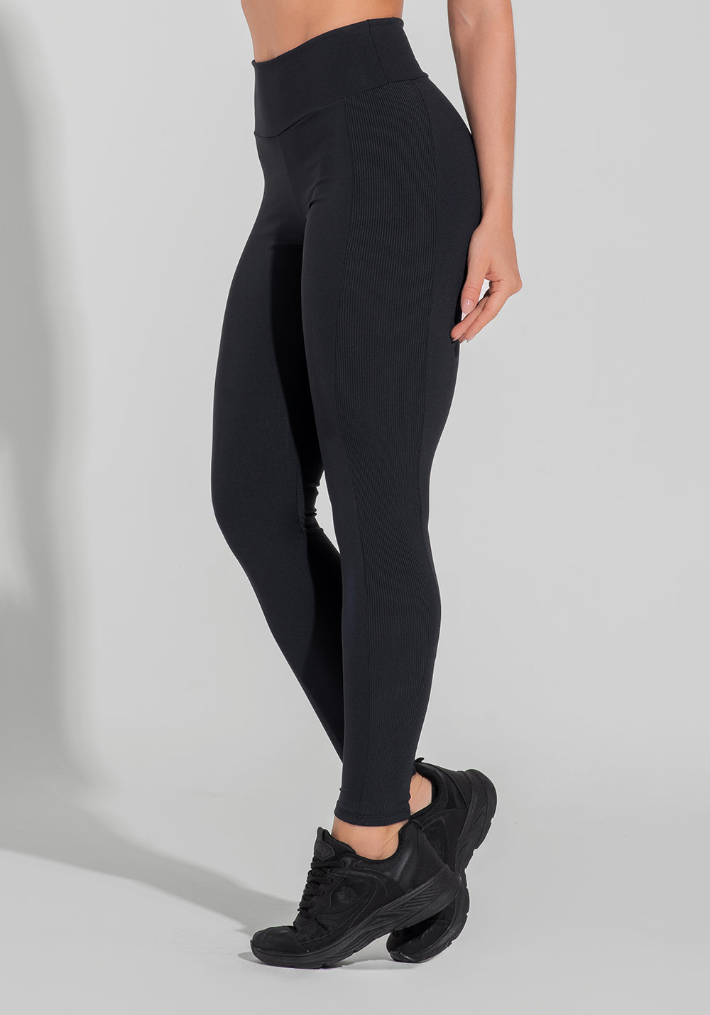 Legging Fitness Feminina com Lateral Canelada Motion Lines Dlk Preto
