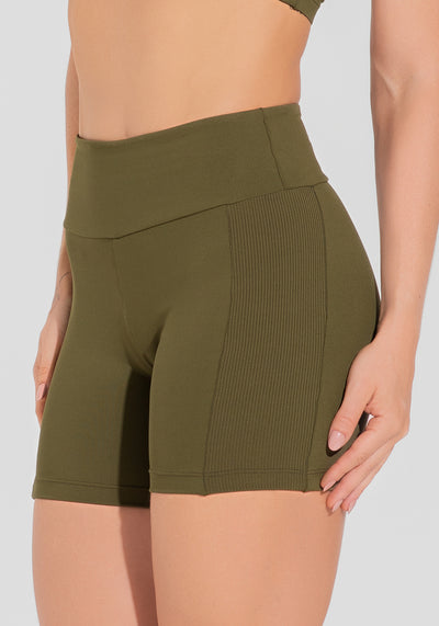 Short Fitness Feminino Com Lateral Canelada Motion Lines Dlk Verde Oliva