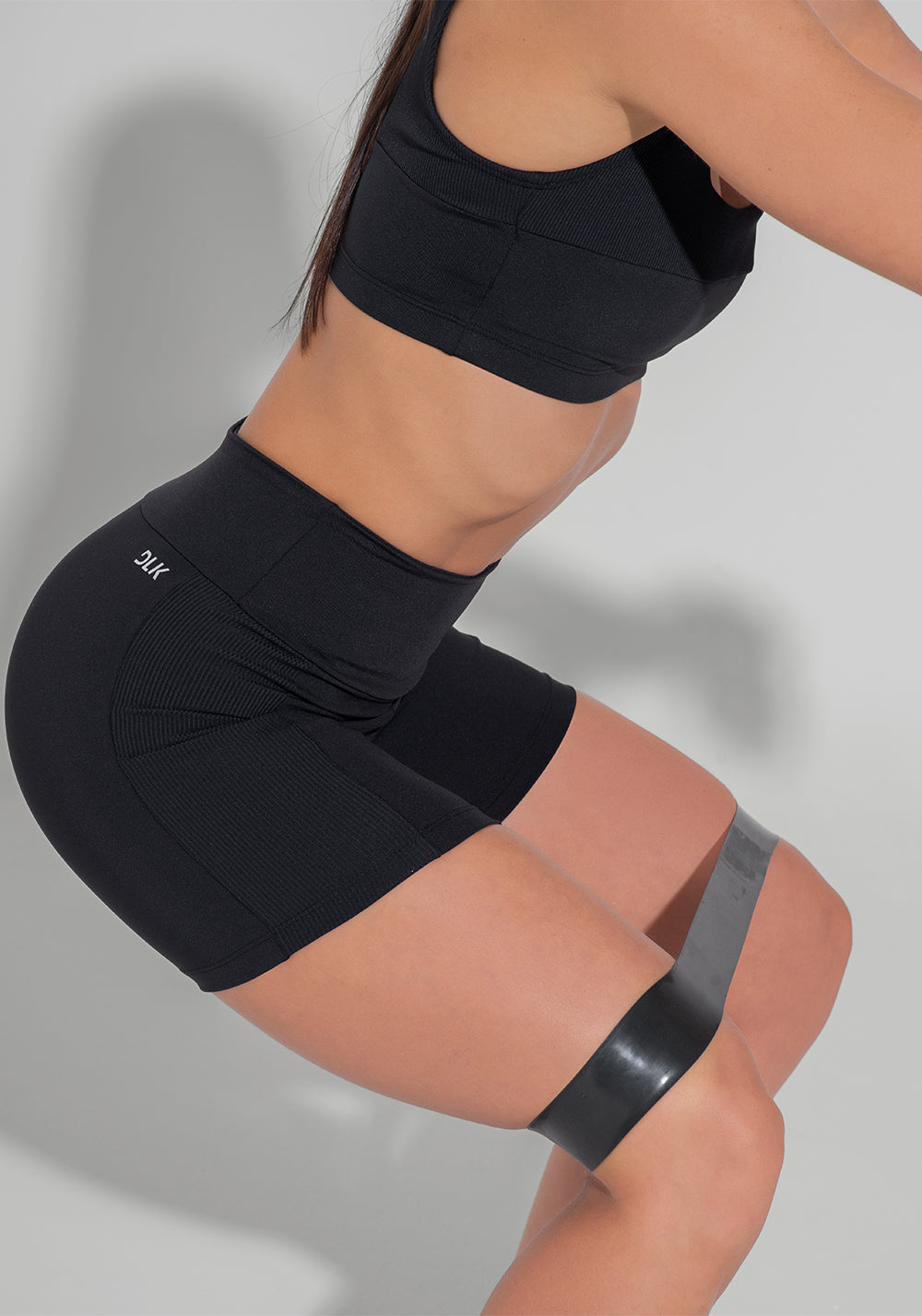Short Fitness Feminino Com Lateral Canelada Motion Lines Dlk Preto