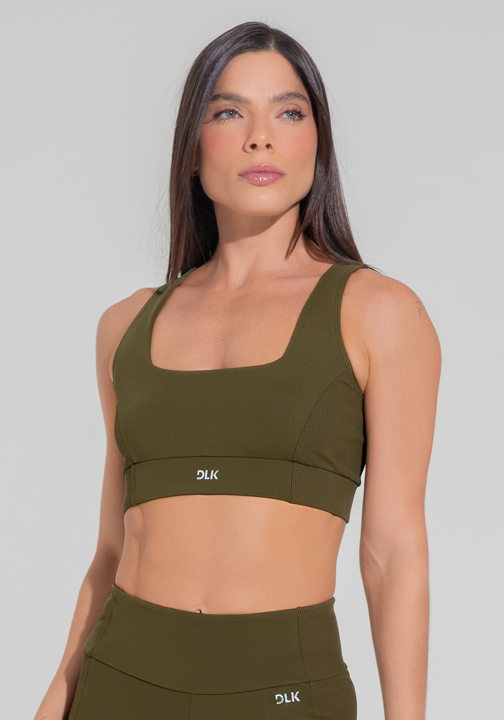 Top Fitness Feminino Nadador Anatômico Com Detalhe Canelado Motion Lines Dlk Verde Oliva