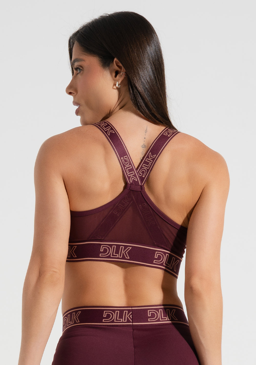 Top Fitness Feminino Com Bojo E Alças De Elástico Com Tule Nas Costas Activity Dlk Vinho