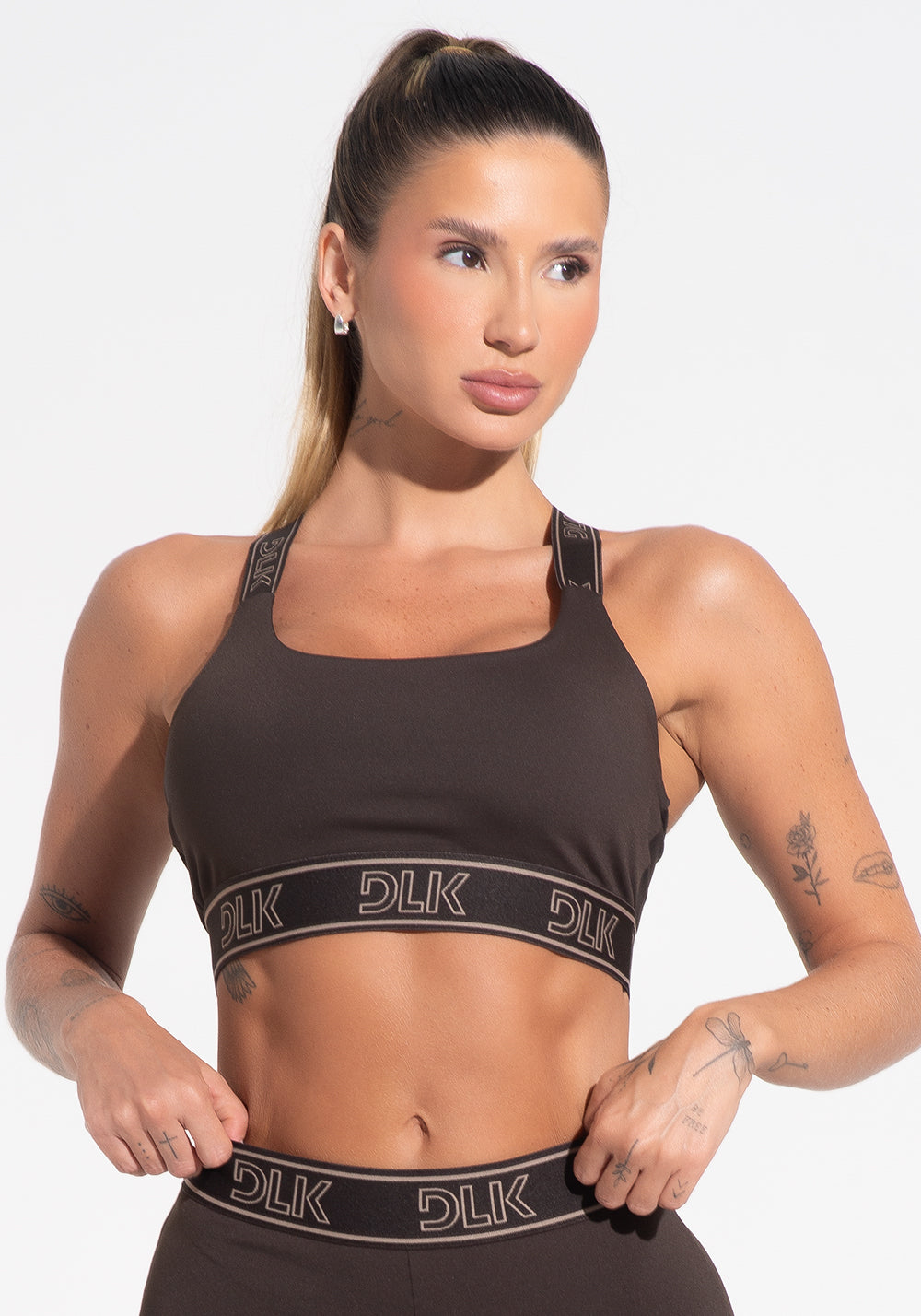 Top Fitness Feminino Com Bojo E Alças De Elástico Com Tule Nas Costas Activity Dlk Marrom Café