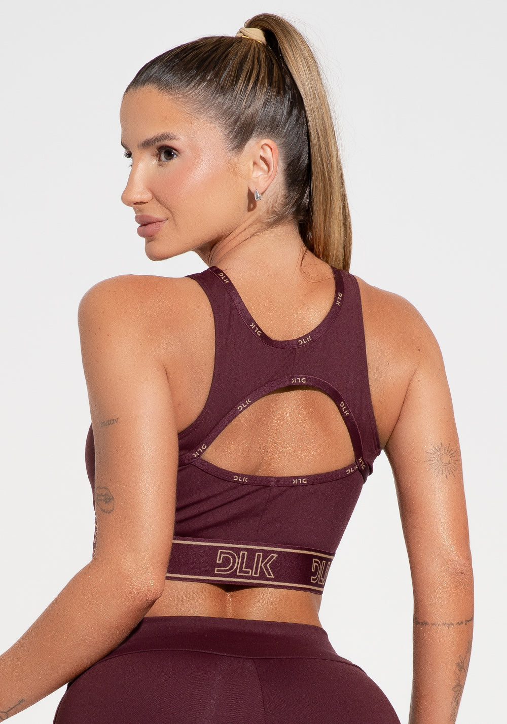 Top Fitness Feminino Com Bojo E Costas Vazadas Com Elástico Activity Dlk Vinho