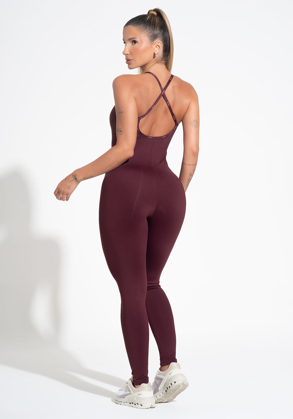 Macacão Fitness Feminino Com Alças Cruzadas De Elástico Activity Dlk Vinho