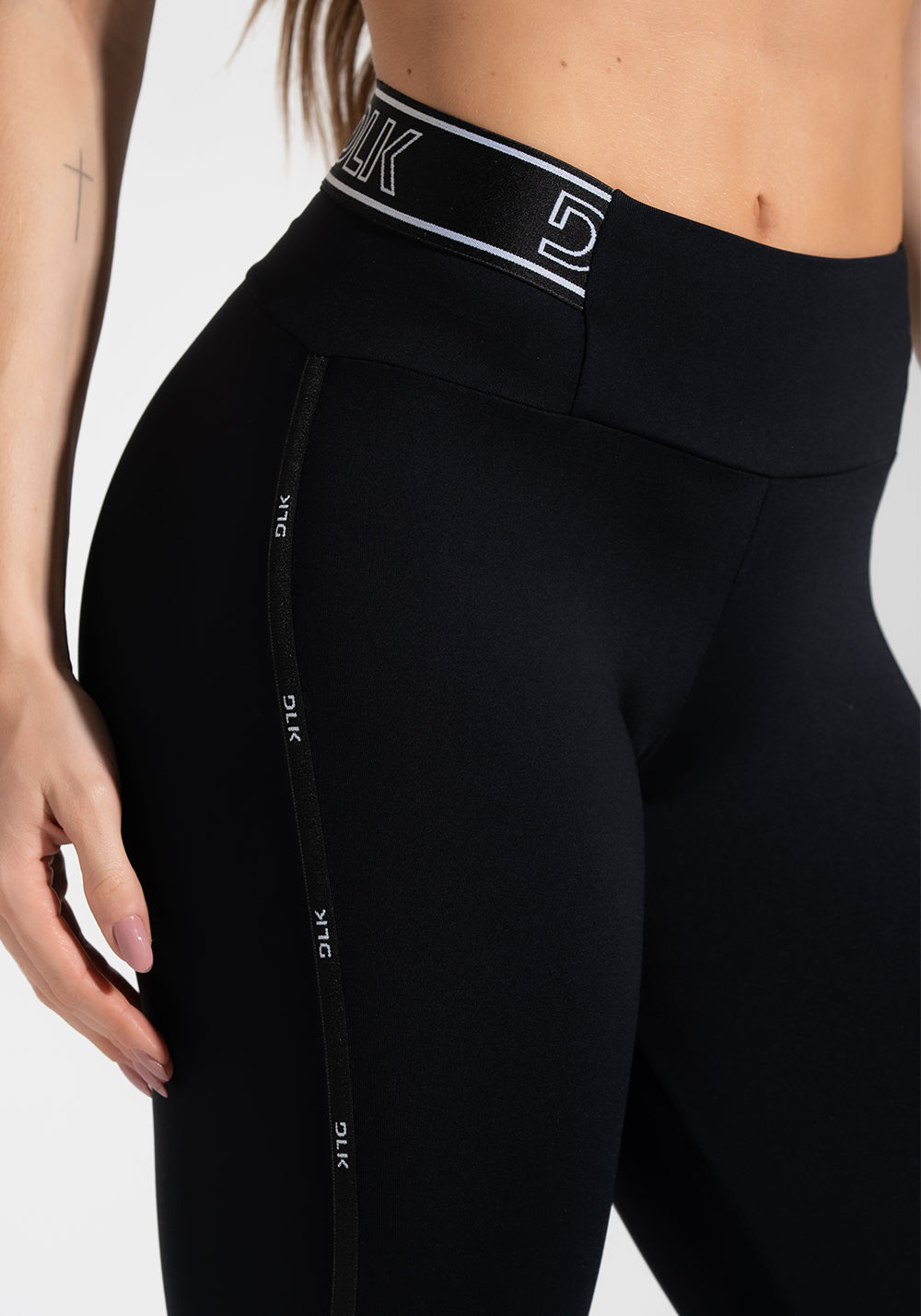 Legging Fitness Feminina com Elástico No Cós e Na Lateral Activity+ Dlk Preto e Branco