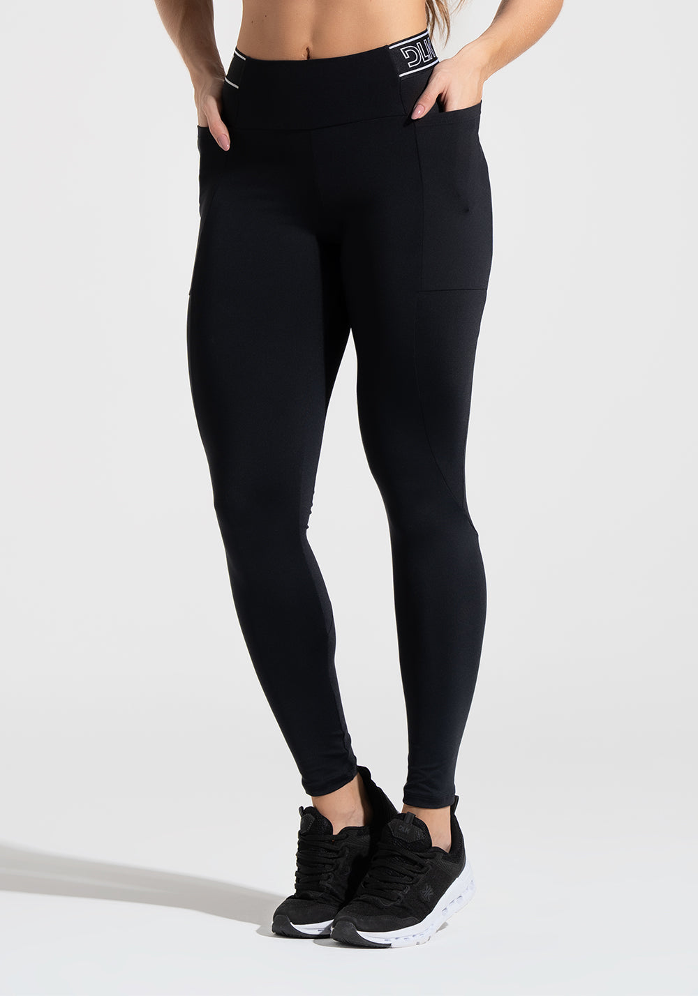 Legging Fitness Feminina com Bolsos e Elástico No Cós Activity+ Dlk Preto e Branco