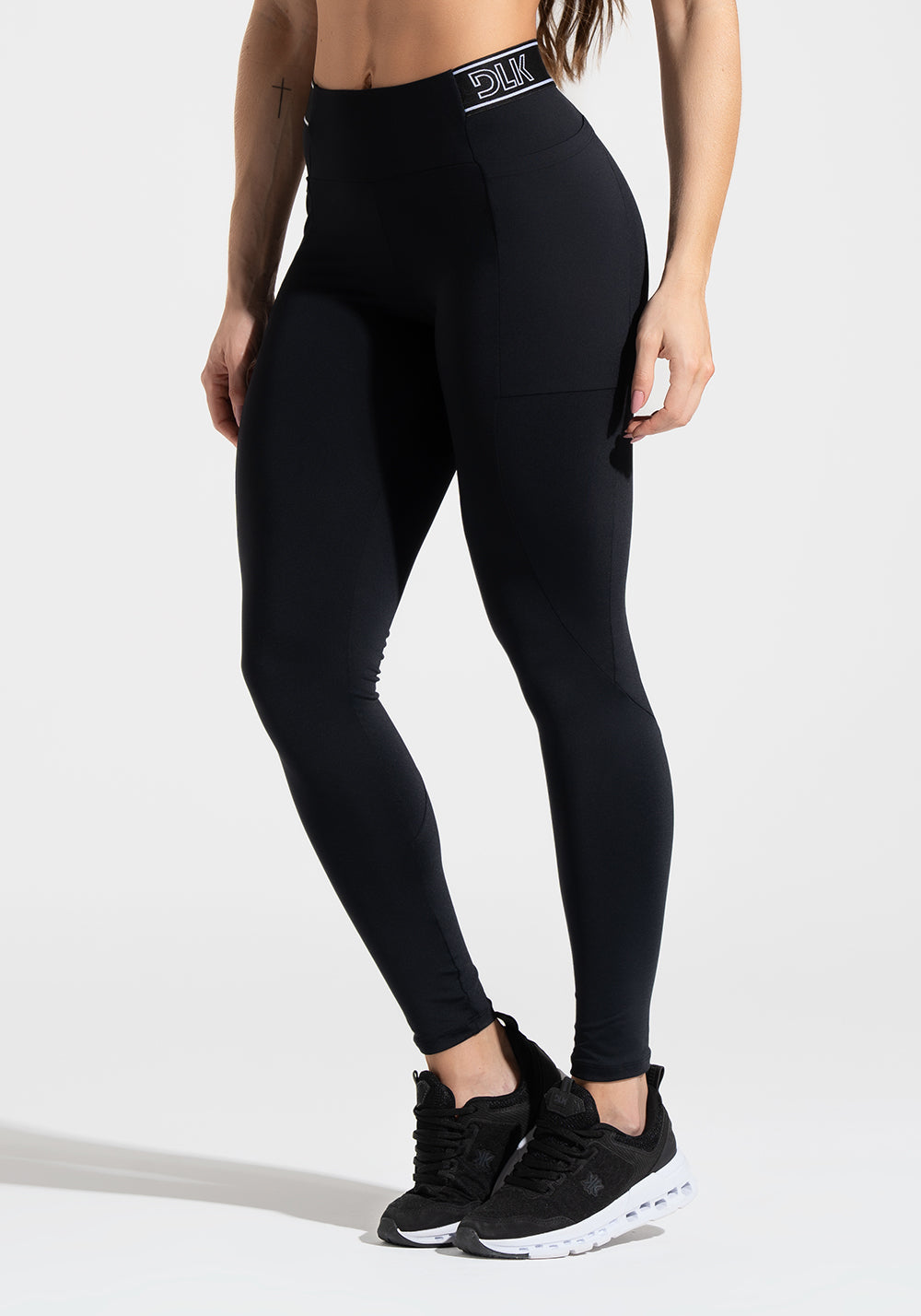 Legging Fitness Feminina com Bolsos e Elástico No Cós Activity+ Dlk Preto e Branco