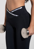 Legging Fitness Feminina com Cós Transpassado e Elástico Athletic Dlk Preto