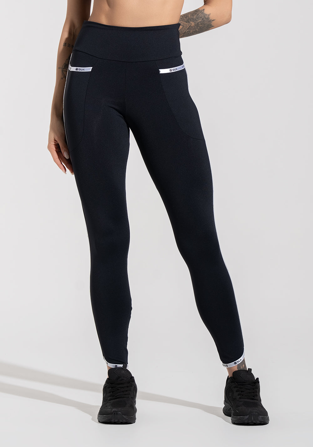 Legging Fitness Feminina com Bolsos e Elástico Athletic Dlk Preto