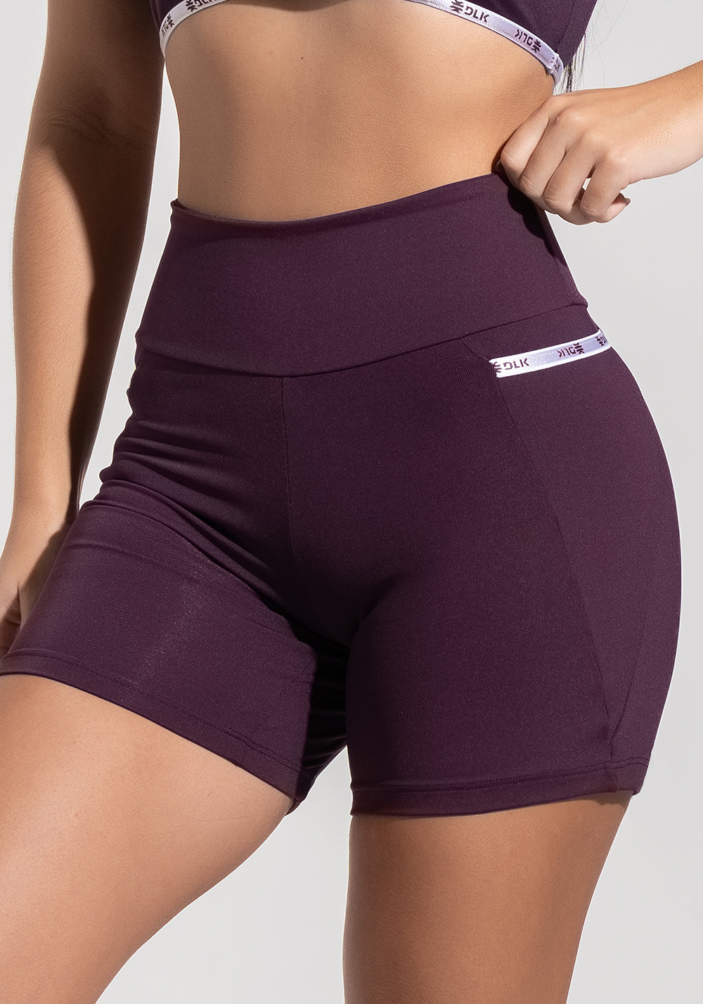 Short Fitness Feminino com Bolsos e Elástico Athletic Dlk Roxo
