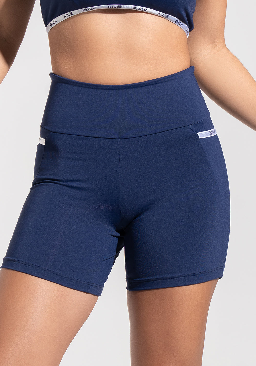 Short Fitness Feminino com Bolsos e Elástico Athletic Dlk Azul Marinho
