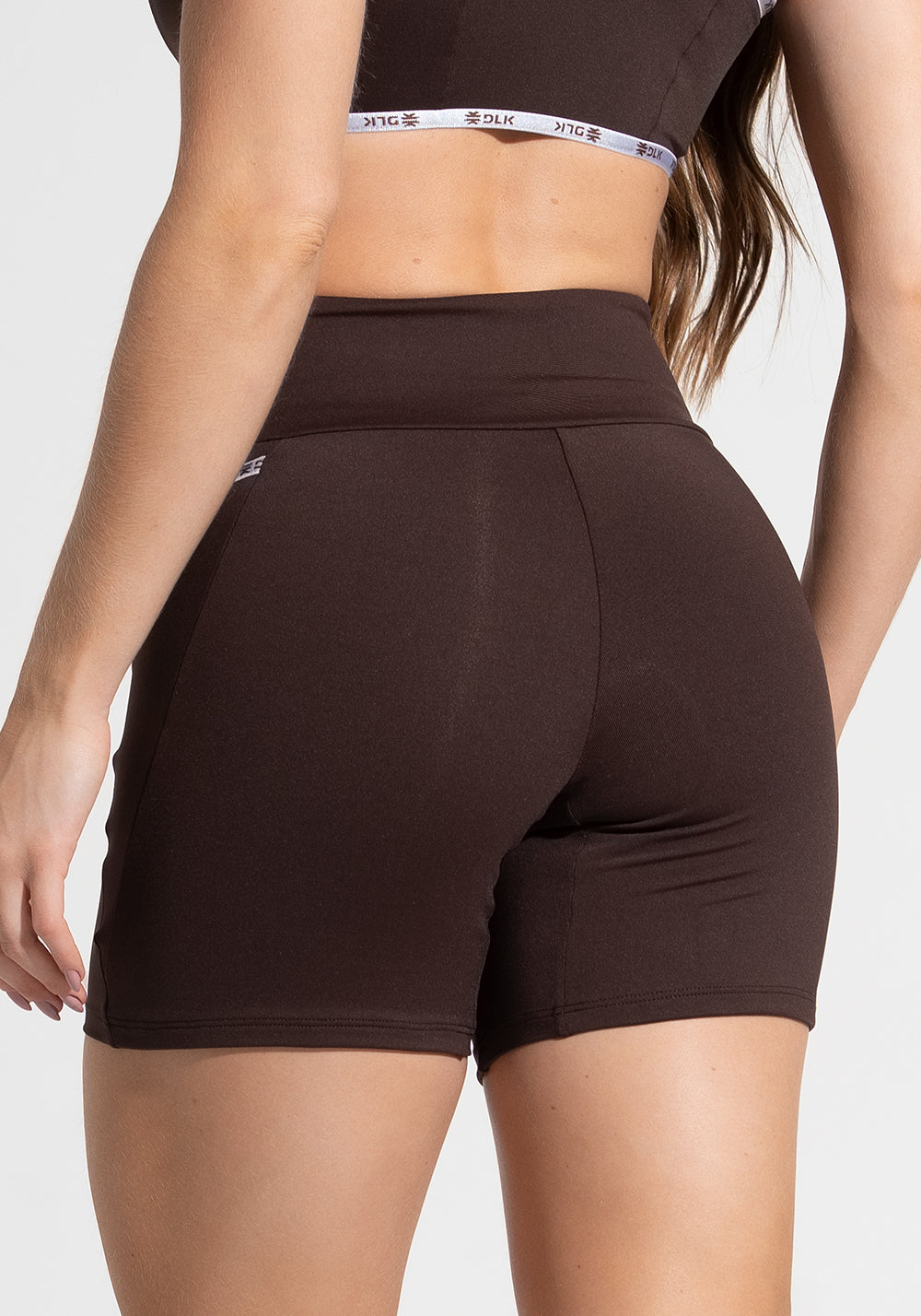 Short Fitness Feminino com Bolsos e Elástico Athletic Dlk Marrom