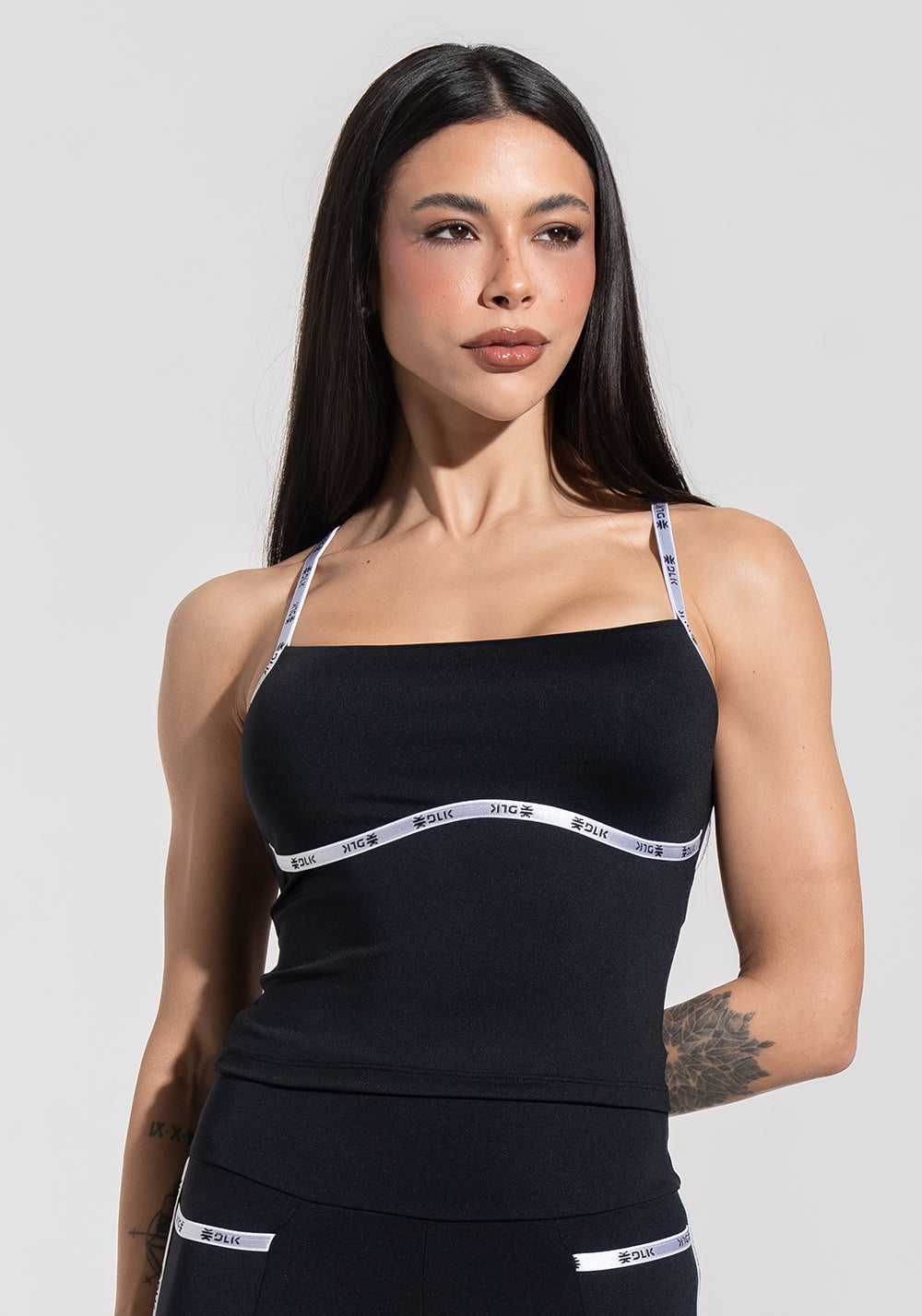 Top Alongado Fitness com Alças Cruzadas de Elástico Athletic Dlk Preto