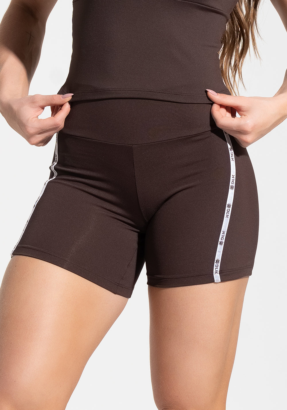 Short Fitness Feminino com Elástico Lateral Athletic Dlk Marrom