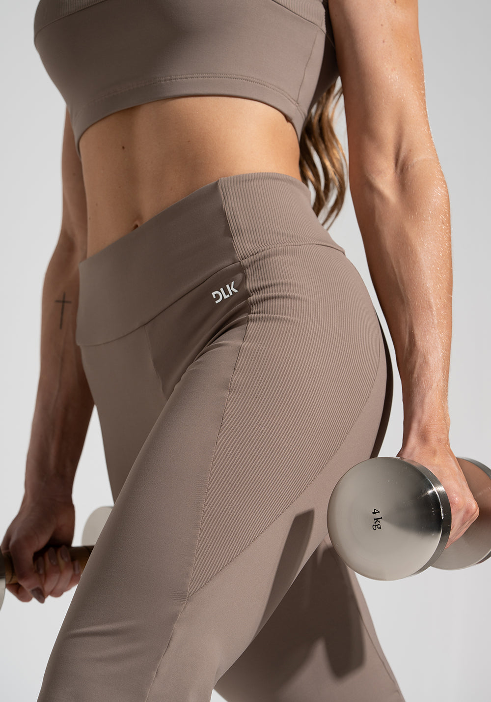 Calça Flare Fitness com Detalhe Canelado Motion Lines Dlk Cáqui
