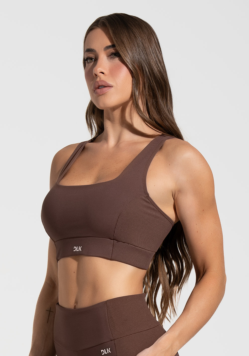 Top Fitness Feminino Nadador Anatômico com Detalhe Canelado Motion Lines Dlk Marrom