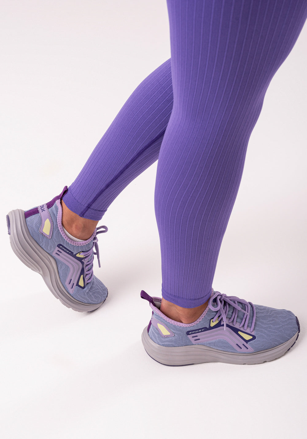 Tênis Esportivo Feminino Lilás Com Cinza Dlk