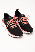 Tênis Esportivo Preto E Coral Com Dois Cadarços Dlk