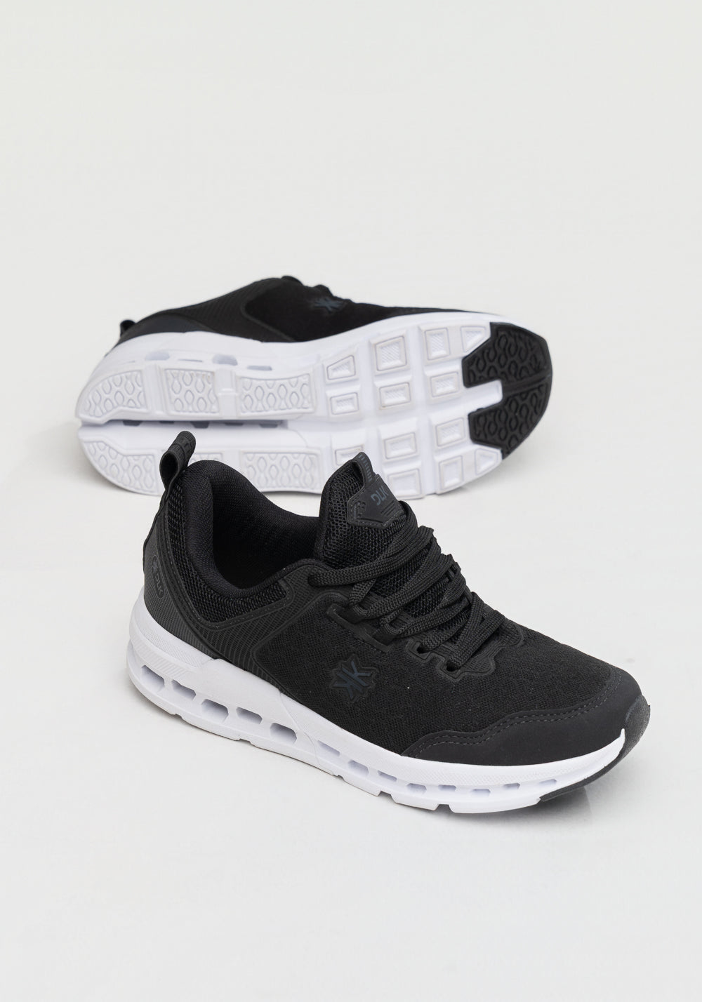 Tênis Esportivo Feminino Com Detalhe No Solado Dlk Preto
