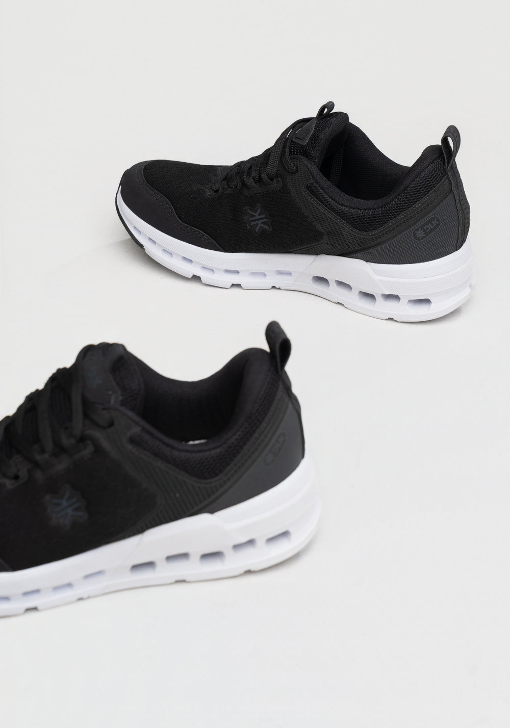 Tênis Esportivo Feminino Com Detalhe No Solado Dlk Preto