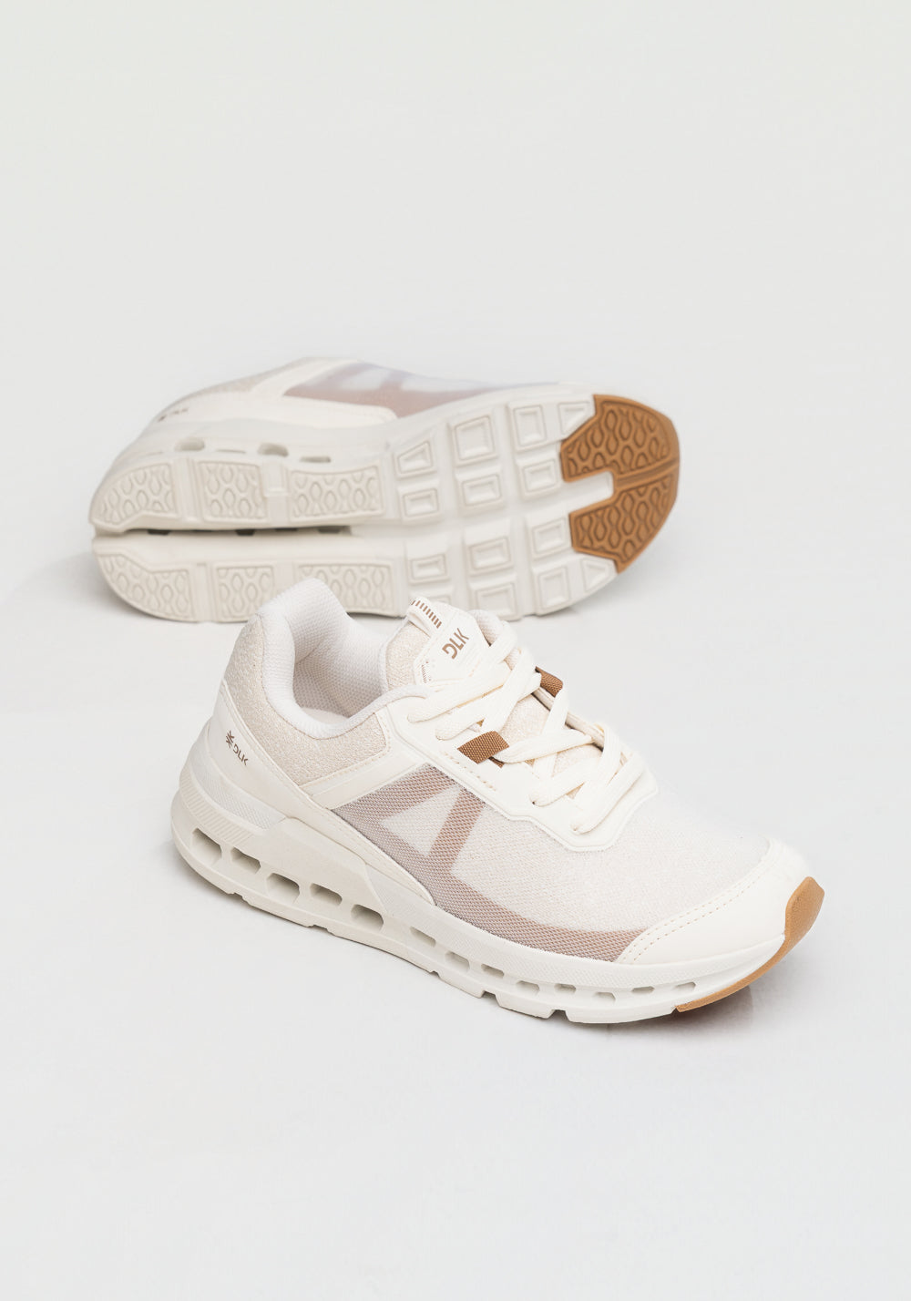 Tênis Esportivo Feminino com Detalhe No Solado Dlk Off White e Caramelo