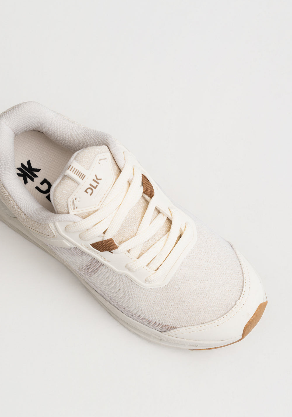 Tênis Esportivo Feminino com Detalhe No Solado Dlk Off White e Caramelo