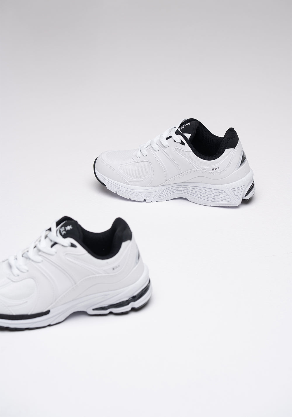 Tênis Feminino Esportivo Dlk Branco e Preto