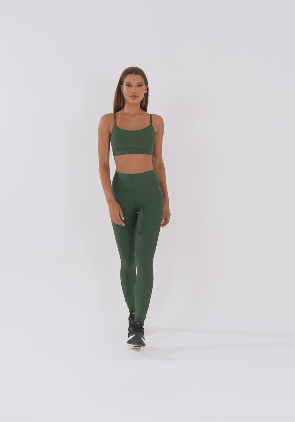 Top Fitness Feminino Verde Com Bojo E Detalhe Em Lurex Lush Dlk