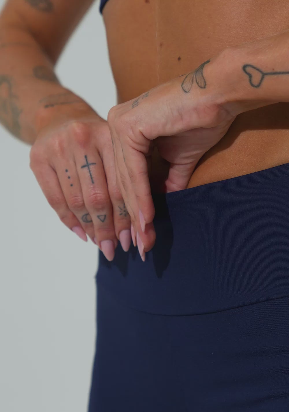 Bermuda Fitness Feminina Com Bolsos Soul Dlk Azul Marinho
