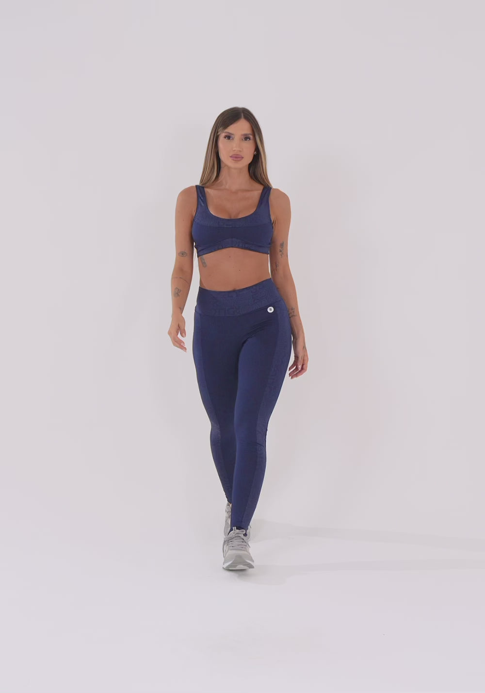 Legging Fitness Feminina Azul Marinho Com Recortes Logomania Reflections Dlk