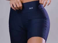 Short Azul Marinho Com Recortes Básico Dlk