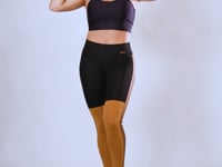 Calça Legging Energy Preta Com Recorte E Elástico Amêndoa Dlk