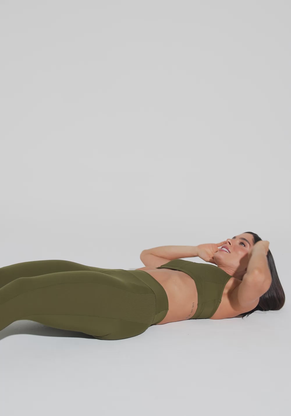 Top Fitness Feminino Nadador com Detalhe Canelado Motion Lines Dlk Verde Oliva