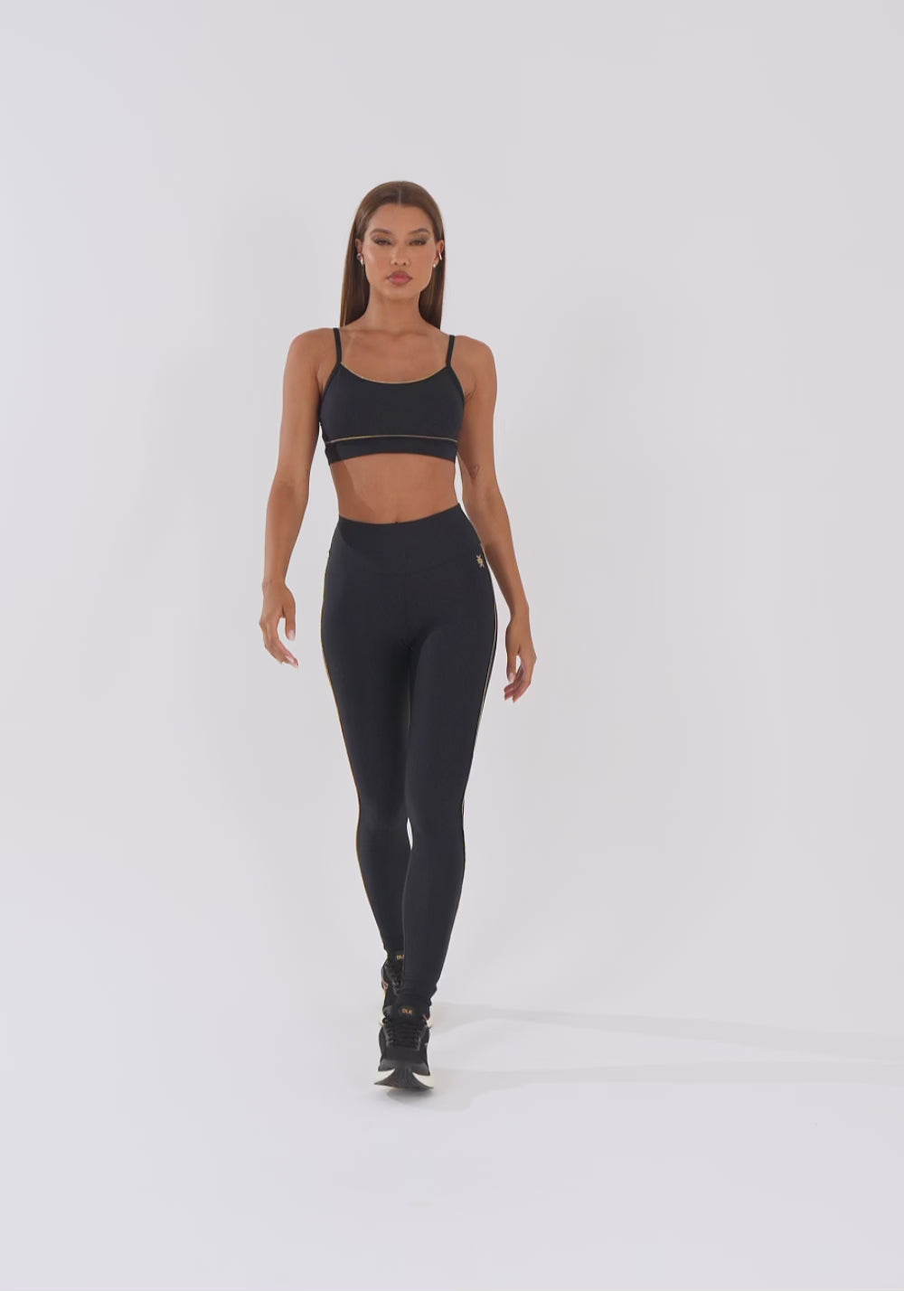 Top Fitness Feminino Preto Com Bojo E Detalhe Em Lurex Lush Dlk