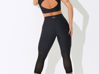 Top Fitness Feminino Preto Com Recortes Em Tela E Detalhe Vazado Intense Dlk