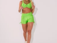 Short Fitness Feminino Verde Canelado Com Amarração Elegance Dlk