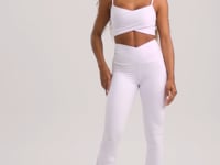 Calça Flare Branco Com Cós Transpassado New Age Dlk