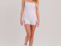 Macacão Curto Fitness Feminino Branco Com Recortes Em Tela New Age Dlk