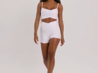 Short Fitness Feminino Branco Com Cós Transpassado New Age Dlk