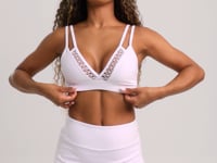 Top Fitness Feminino Branco Alça Dupla Com Detalhe Em Tela New Age Dlk