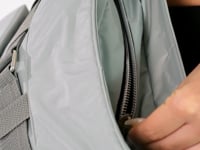Bolsa Transversal Cinza Claro Com 2 Bolsos Externos Dlk