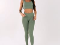 Top Fitness Feminino Verde Com Bojo E Alças Largas Seamless Dlk